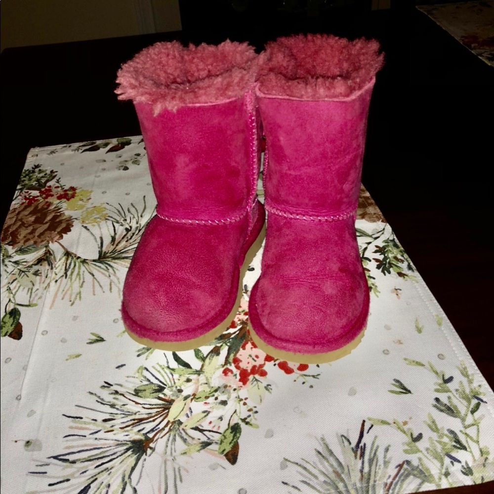 UGGs bailey bows toddler girl size 8 T Fushia